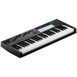 CLAVIER MAITRE LAUNCHKEYMN37MK4 NOVATION NOIR USB-C 37 TOUCHES 16 PADS 8 ENCODEURS ECRAN OLED RNO LAUNCHKEY-MN37-MK4