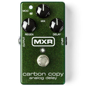 PEDALE GTR CARBON COPY DELAY MXR PROMO AU LIEU DE 219€ Effet Delay Analogique – Contrôle Regen – Contrôle Mix – Contrôle Delay (de 20ms à 300ms) – Mod on/off (2 trim pots internes pour les réglages Width et Rate) – True Hard Bypass- Alimentation (non fournie) : pile 9V ou adaptateur secteur MDU ECB003E